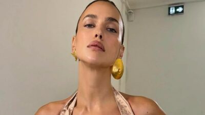 Dünyaca ünlü model bikiniyle salıncakta poz verdi!