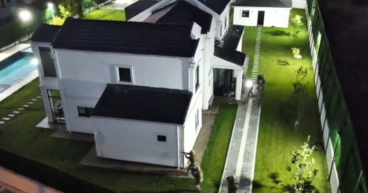 Sahte belgeyle yabancıya ev satışı; Bin 240 daireye ve 65 arsaya el konuldu