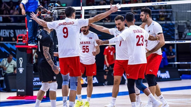 Dünya Şampiyonası'nda Kanada'yı 3-0 yenen A Milli Erkek Voleybol Takımı,
