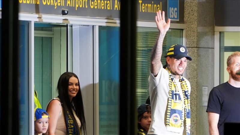 Fenerbahçe, Brezilyalı kaleci Ederson Moraes'in transferi konusunda kendisi ve İngiliz