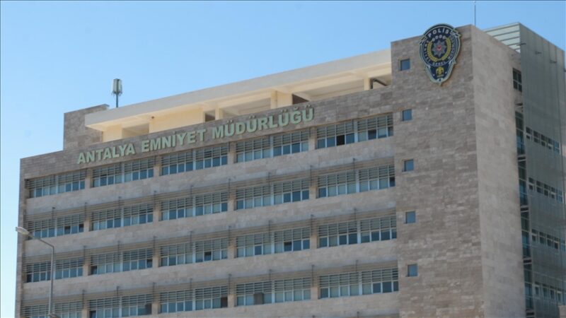 Antalya Büyükşehir Belediyesine yönelik "rüşvet" ve "yolsuzluk" soruşturması kapsamında haklarında