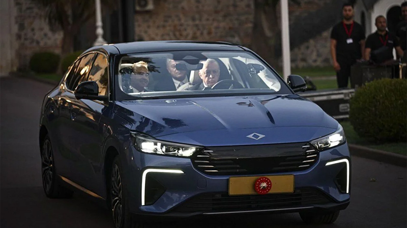 Togg’un yeni modelinin ilk teslimatı Cumhurbaşkanı Erdoğan’a Togg’un yeni modelinin ilk teslimatı Cumhurbaşkanı Erdoğan’a