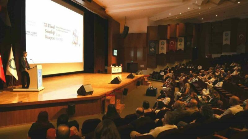 Ulusal Sosyoloji Kongresi BUÜ’de düzenlendi Bursa Uludağ Üniversitesi (BUÜ) ve Sosyoloji Derneği işbirliğinde düzenlenen XI.