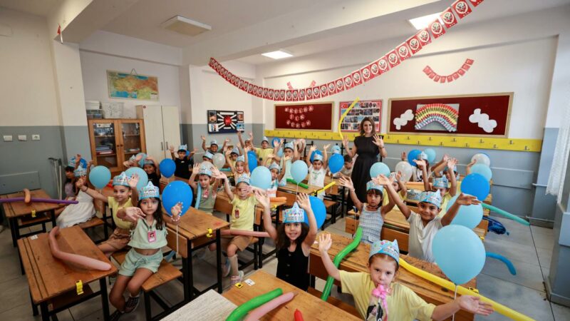 Okullarda ilk zil ‘uyum’ için çaldı Okul öncesi ve ilkokul birinci sınıfa başlayan öğrencilere yönelik uyum
