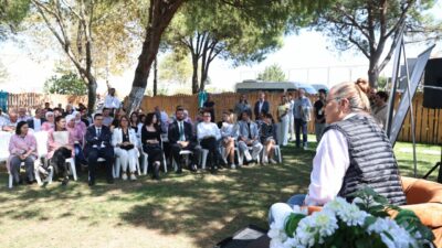 Usta oyuncu Vahide Perçin, Minteks çalışanlarıyla Rıfat Ilgaz’ı konuştu