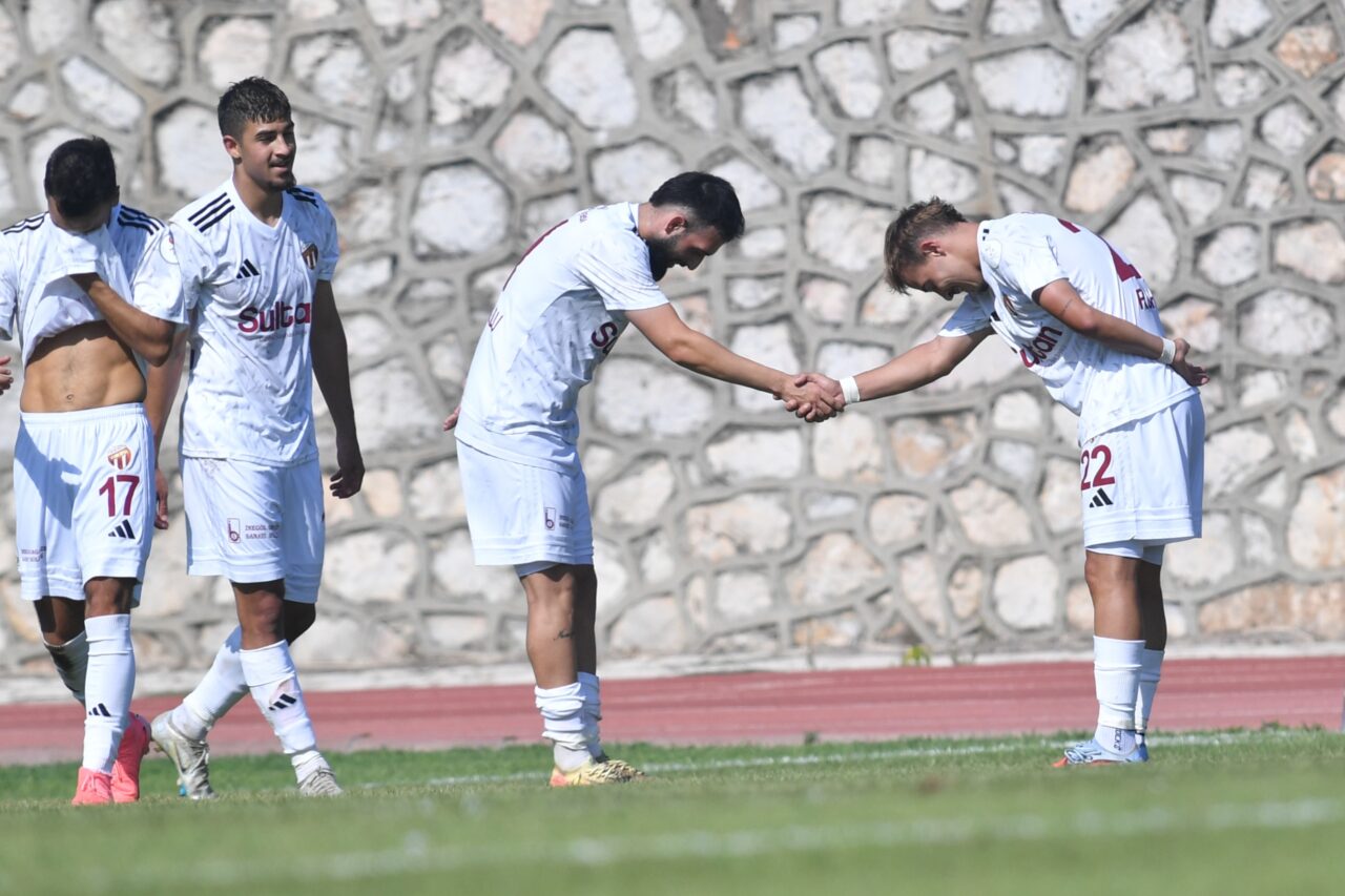 Bursa ekibi kupada güle oynaya turladı Bursa ekibi kupada güle oynaya turladı