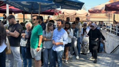 Bursa’da metrelerce kuyruk! Herkes oraya akın etti…