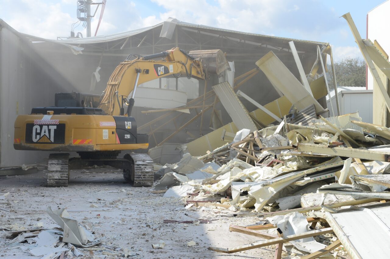 Bursa’da kaçak fabrikalar yıkıldı!