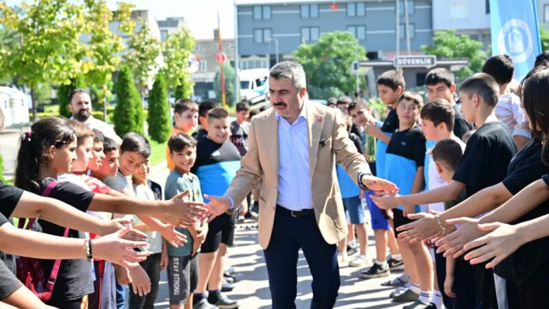Yıldırım Belediyesi'nin 18 farklı branşta düzenlediği yaz spor okulları düzenlenen