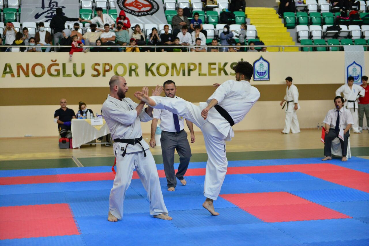 Bursa Yıldırım’da karate heyecanı