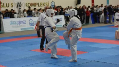 Bursa Yıldırımlı karatecilerden madalya yağmuru