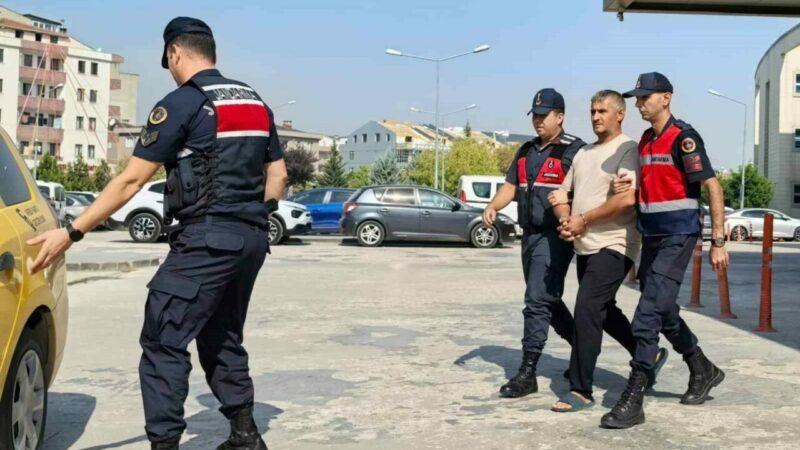 Yer: Bursa… Jandarmadan kaçamadı Bursa’nın İnegöl ilçesinde Jandarma komutanlığı ekipleri 12 yıl kesinleşmiş hapis