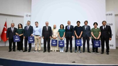 YKS’de dereceye giren Bursalı gençler BTSO’da ödüllendirildi