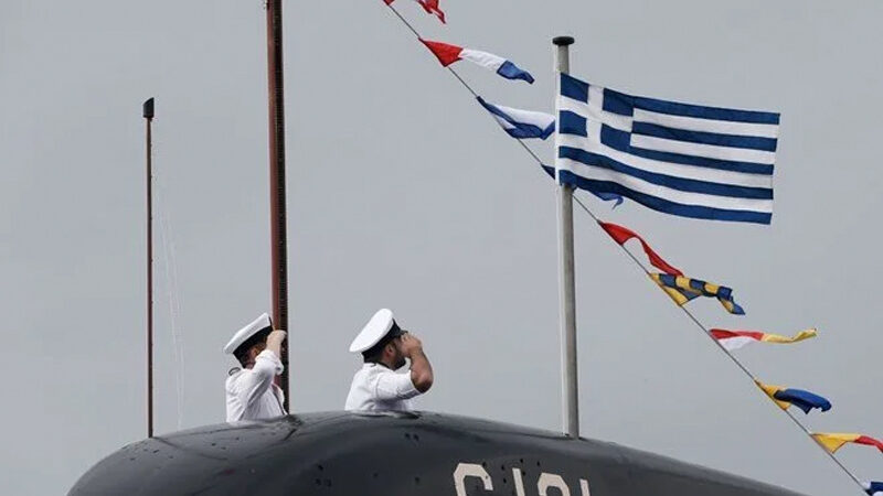 Yunanistan'ın Kathimerini gazetesi, Türkiye'nin savunma hamlelerini manşetine taşıdı. Haberde, "Türkiye'nin