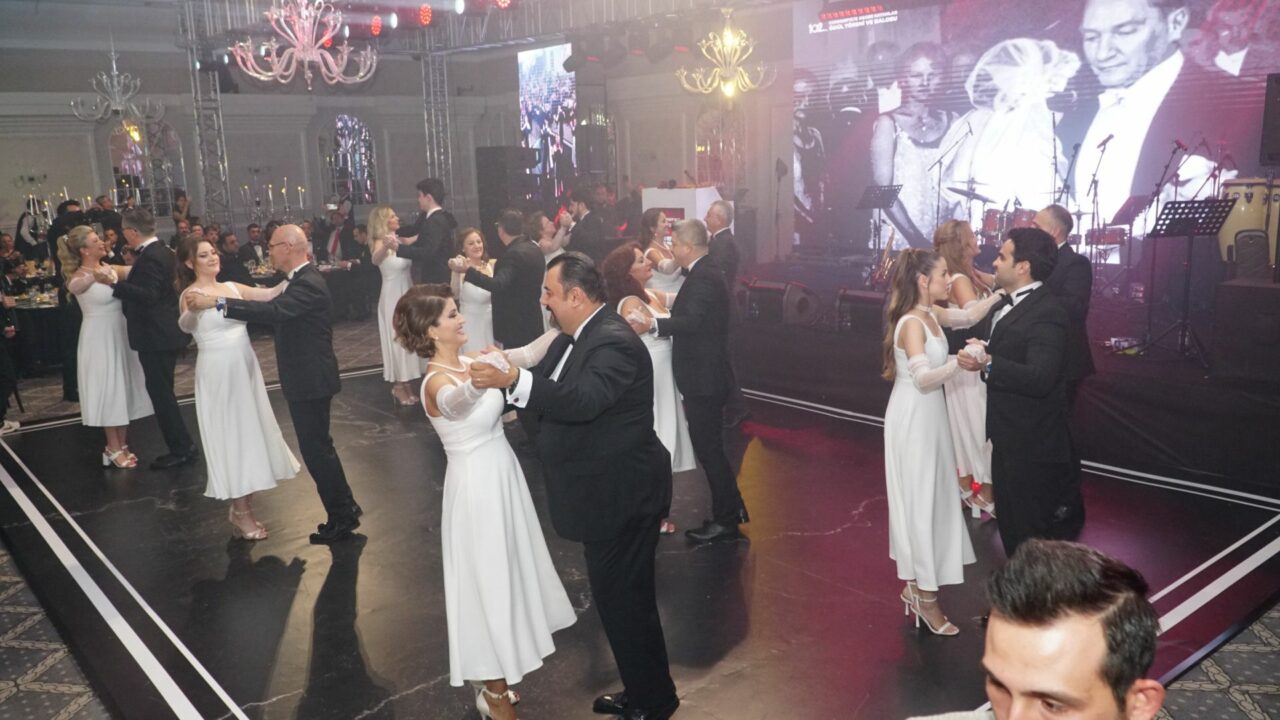 MARSİFED’den Cumhuriyetin 102. yılına görkemli kutlama