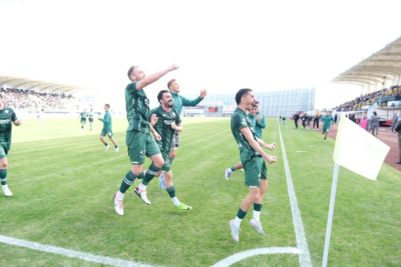 Bursaspor’un 1 numarasından mesaj var Bursaspor’un 1 numarasından mesaj var