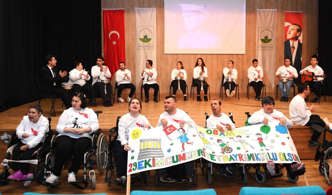 Osmangazi’de engelli bireyler Cumhuriyet Bayramını kutladı Osmangazi’de engelli bireyler Cumhuriyet Bayramını kutladı