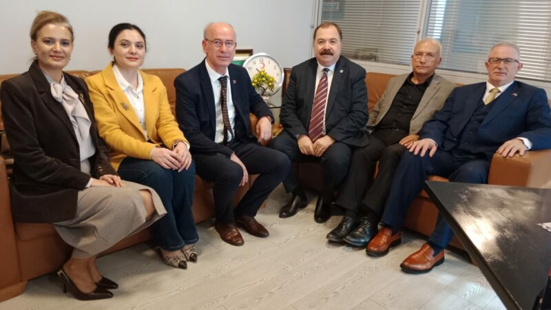 Olay Gazetesi Yazarı Ahmet Emin Yılmaz, İYİ Parti Bursa İl