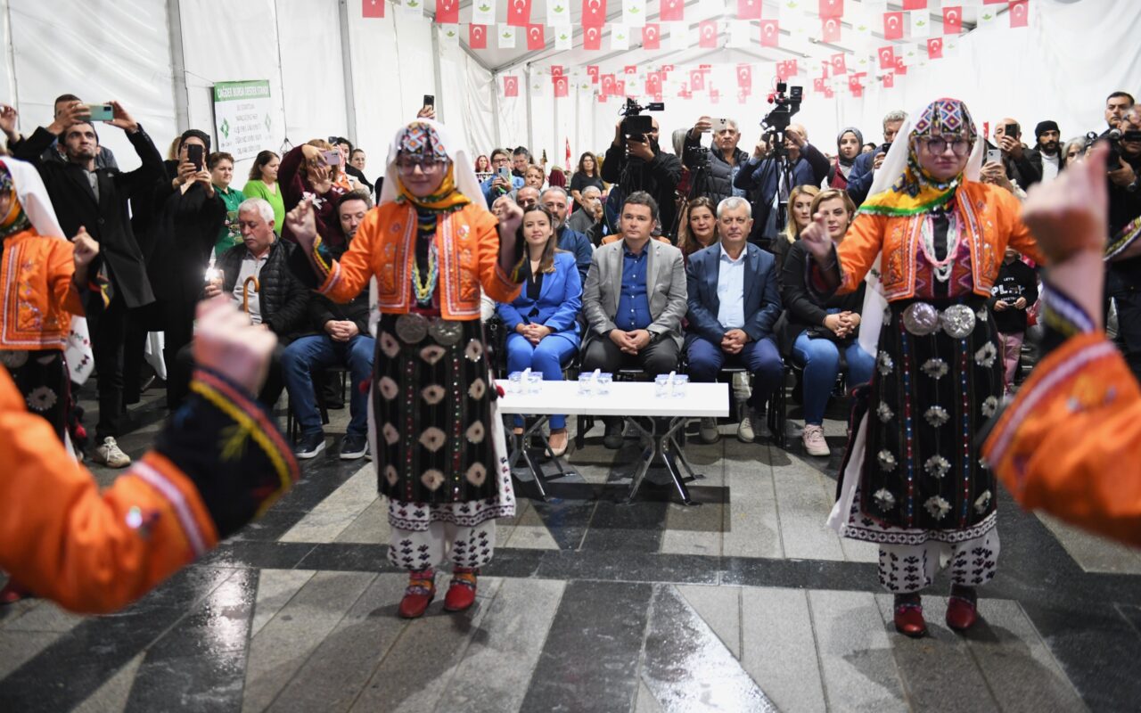 Bursa Osmangazi’de Cumhuriyet Kadınları Festivali Bursa Osmangazi’de Cumhuriyet Kadınları Festivali