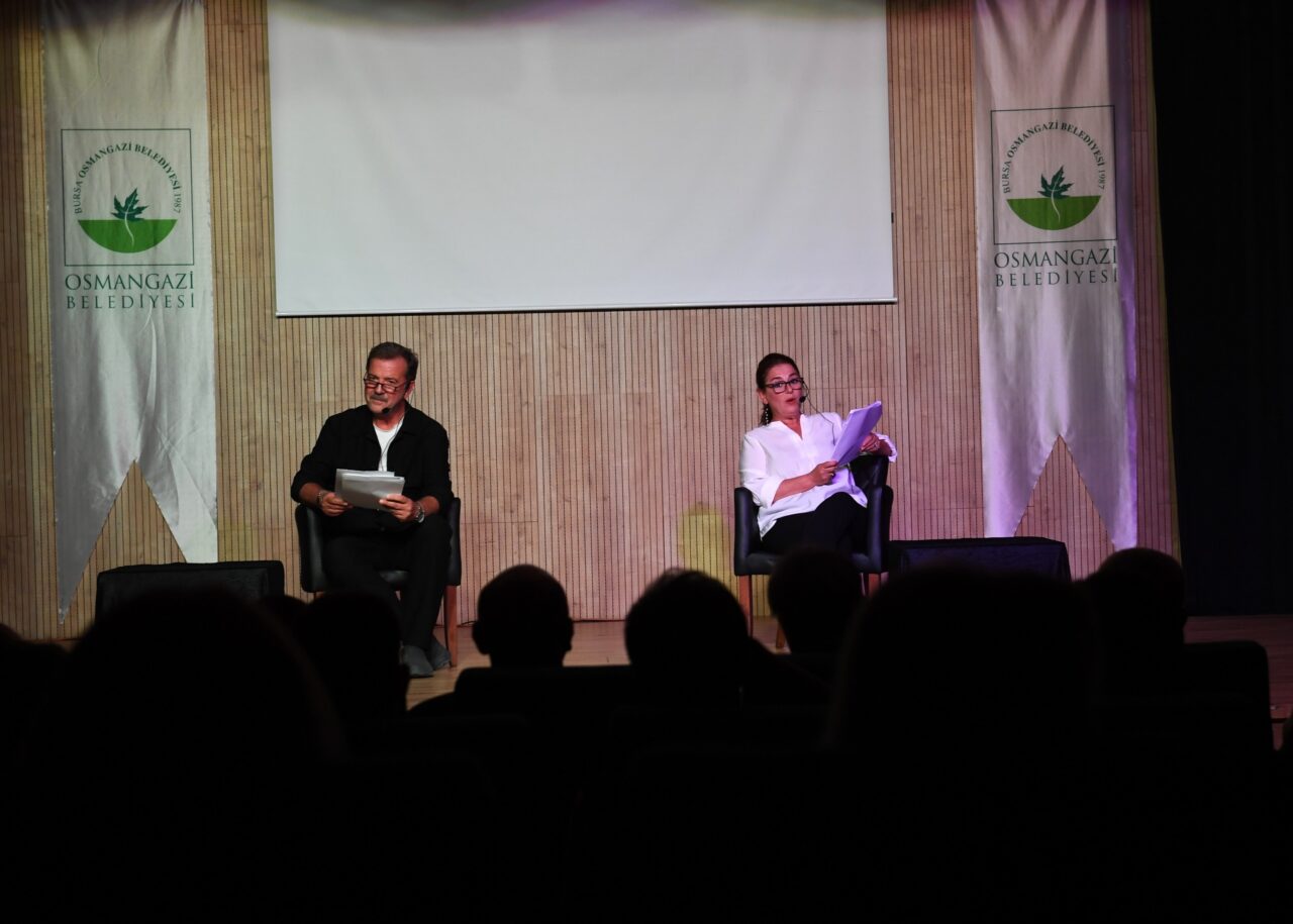 Osmangazi Belediyesi’nin okuma tiyatrosuna yoğun ilgi