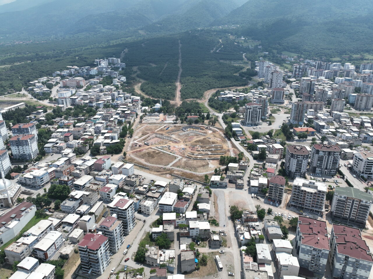 Bursa’da bir mahalleyi ikiye bölen uygulama! Bursa’da bir mahalleyi ikiye bölen uygulama!