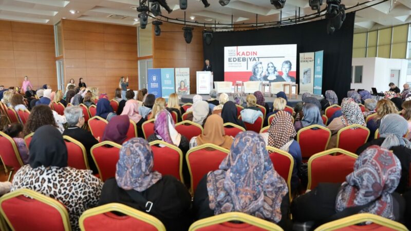 Büyükşehir Belediyesi tarafından ‘Bursa Sanatla Yeşeriyor’ başlığıyla başlatılan ‘Kadın ve