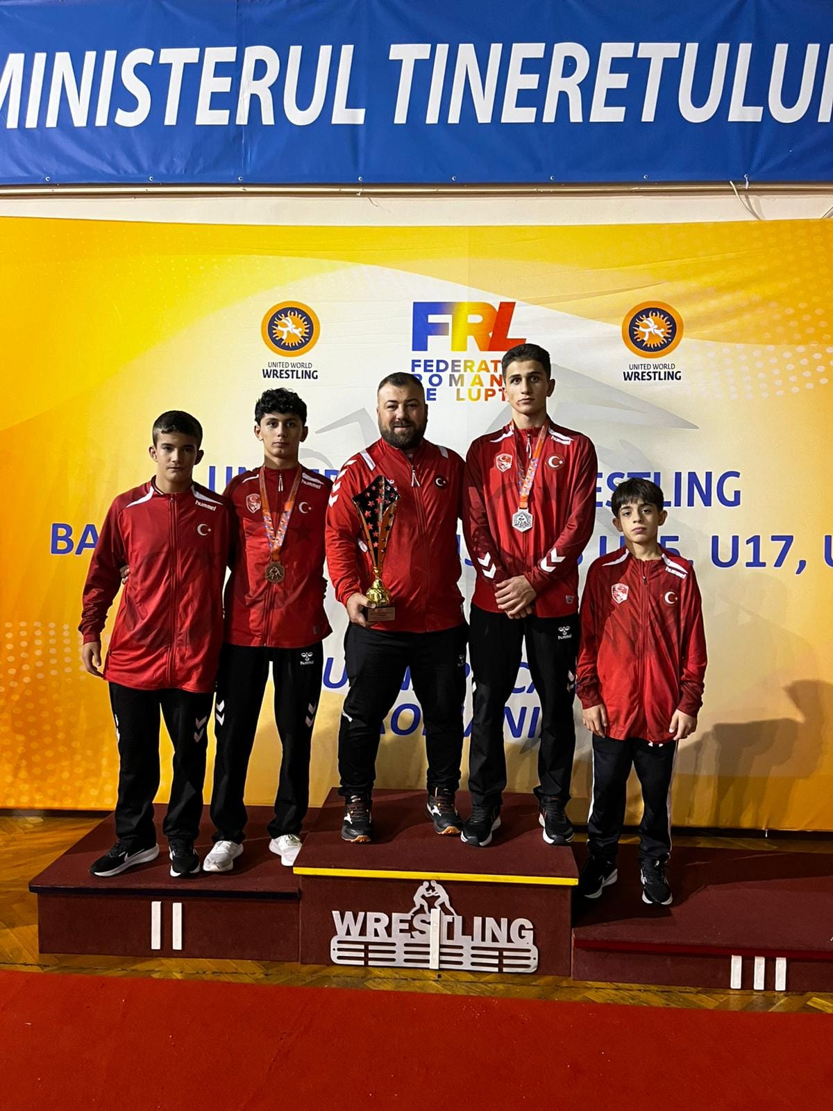 Bursalı güreşçilerden Balkanlarda 2 madalya!