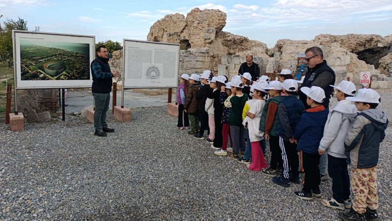 Minik kâşiflerden İznik’in eşsiz tarihine yolculuk Bursa Büyükşehir Belediyesi tarafından düzenlenen ‘İznik Kazı Günlükleri Atölyeleri’ne katılan
