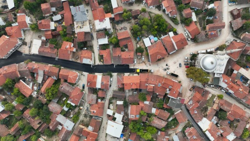 İnegöl'ün Çitli Mahalle Muhtarı Mehmet Öztürk, Başkan Bozbey'e teşekkür ederek,