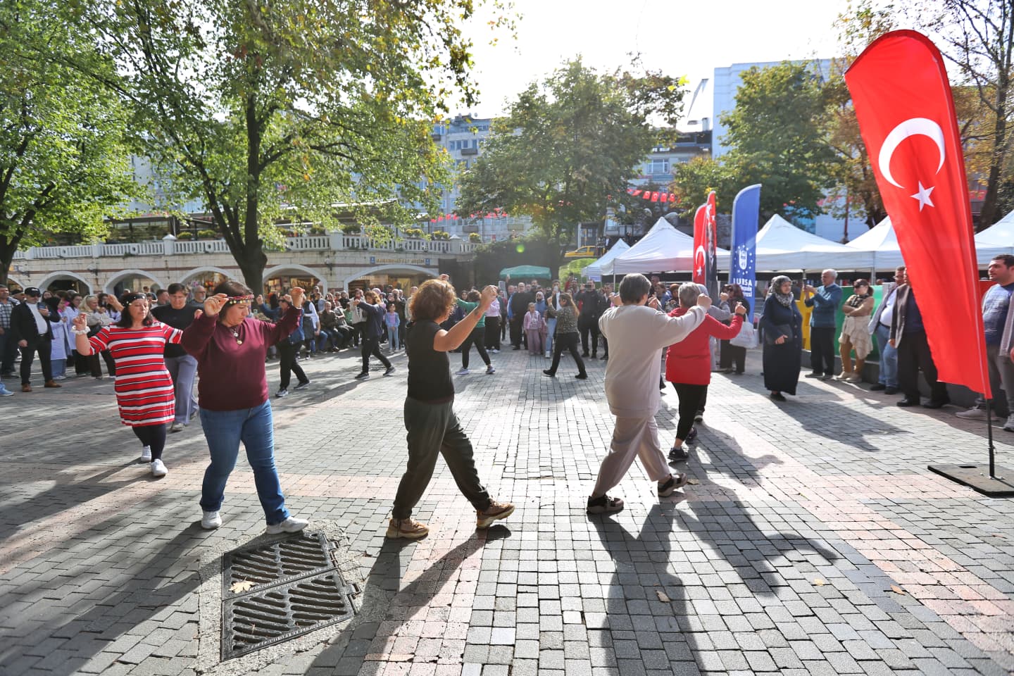 Bursa Heykel’de ‘Meydan Kadınların’ Bursa Heykel’de ‘Meydan Kadınların’
