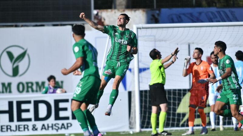 İnegöl Kafkasspor 3 oyuncusunun kırmızı kart gördüğü maçta Bulvarspor’u 2-1