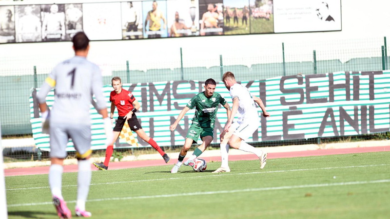 Bursaspor uzatmada yıkıldı! Bursaspor uzatmada yıkıldı!