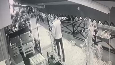 Bursa’da dehşet! Mekana alınmayınca…