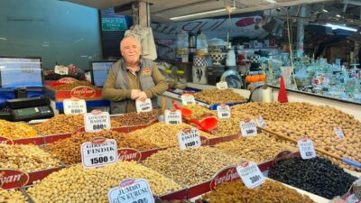 Bursa’nın tarihi pazarı doğal eczane gibi! Sigarayı bırakanların yeni gözdesi; İçinde yok yok!