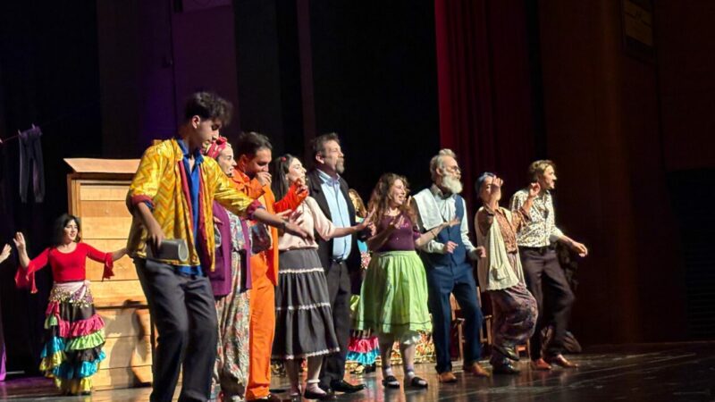 “Deli Ayten” 10 yıl sonra yeniden Bursa sahnesinde Gerçek bir yaşam öyküsünden esinlenerek sahneye uyarlanan “Deli Ayten” tiyatro