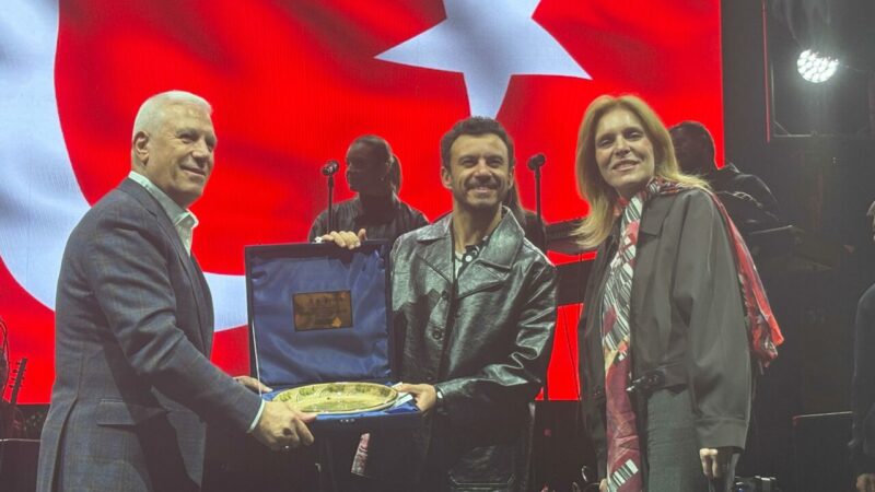 Bursa’da Cumhuriyet’in 102. yılı kutlamaları şimdiden şehrin dört bir yanına