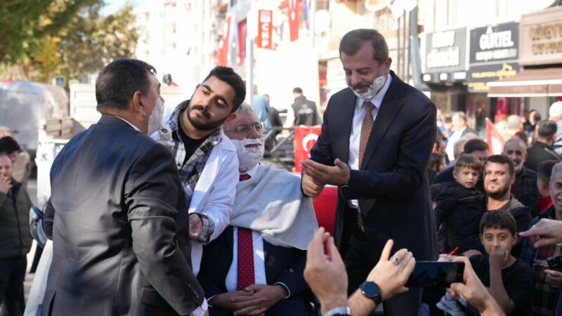 Gürsu’da Cumhuriyet’in 102’nci yılı kutlamaları renkli görüntülere sahne oldu.
