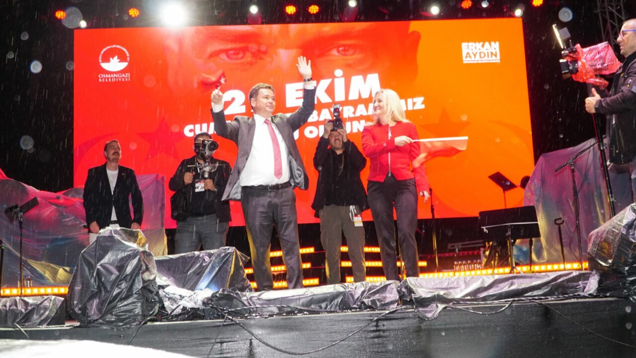 Cumhuriyet Bursa’ya bereketiyle geldi Cumhuriyet Bursa’ya bereketiyle geldi