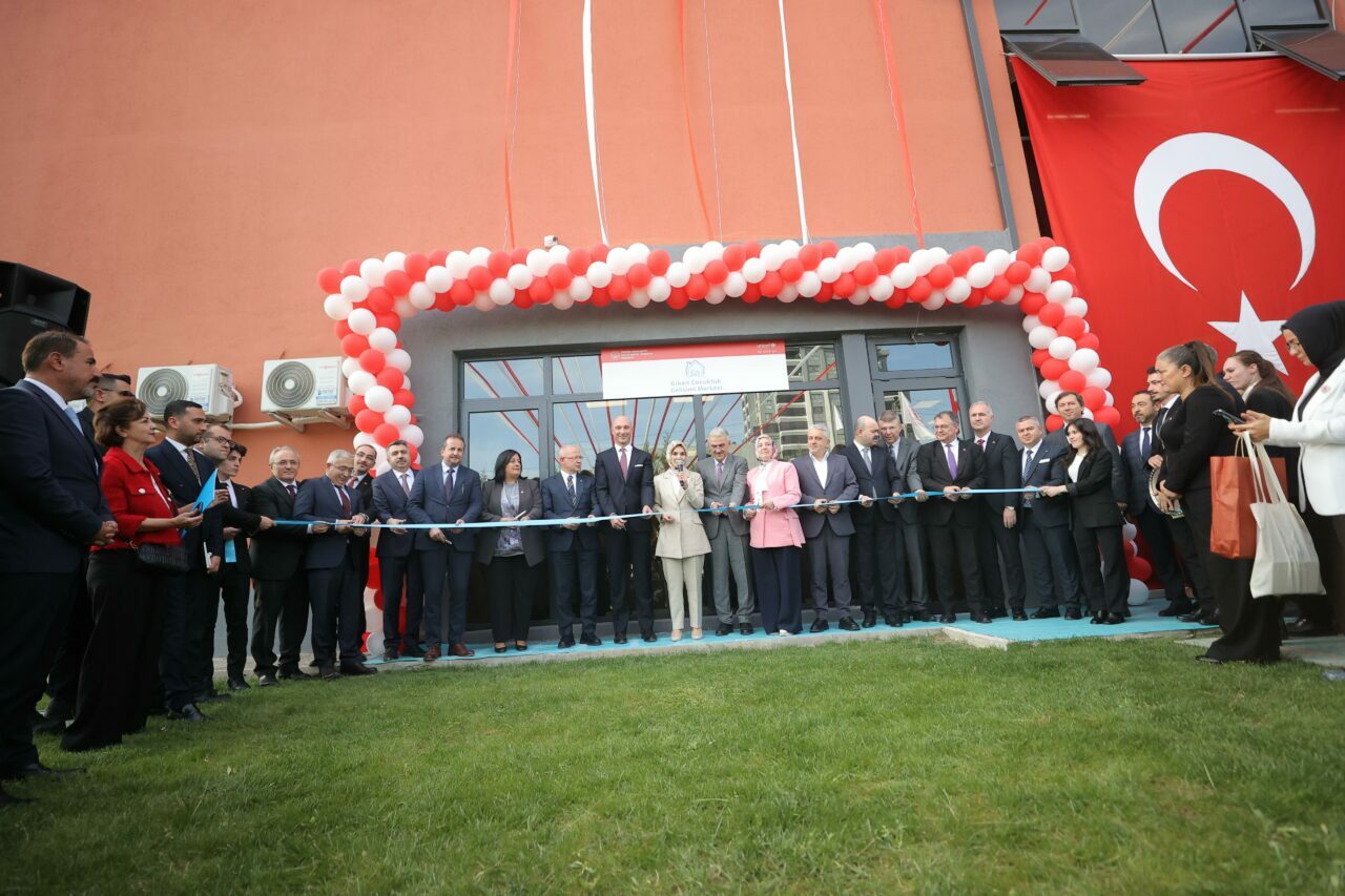 Bursa’da güçlü aile güçlü çocuk için dev adım: Bakan Göktaş’ın katılımıyla açıldı…