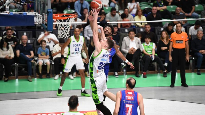 Türkiye Sigorta Basketbol Süper Ligi 5. hafta karşılaşmasında TOFAŞ, sahasında