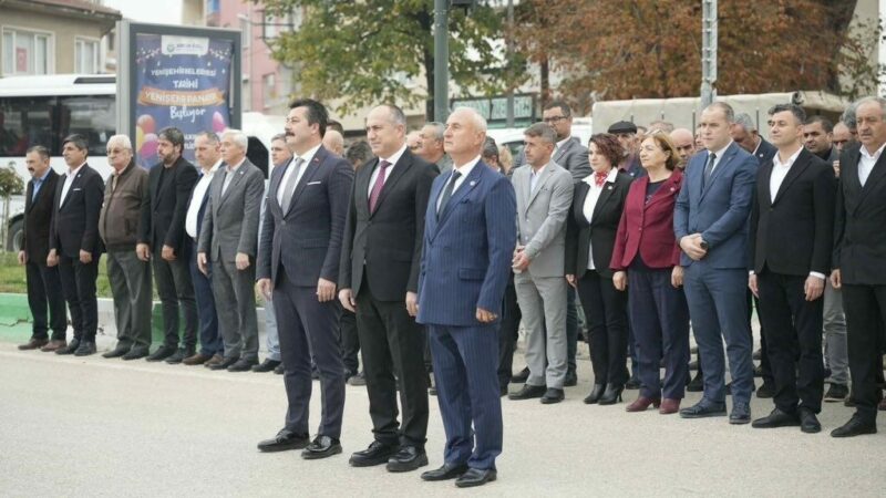 Yenişehir Belediye Başkanı Özel: ‘Muhtarlarımız demokrasimizin ilk halkasıdır’ 19 Ekim Muhtarlar Günü vesilesiyle, ilçedeki muhtarla buluşan Yenişehir Belediye