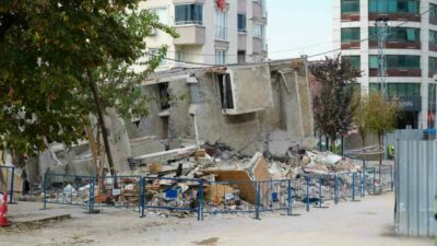 Jeoloji Mühendisleri Odası Başkan Yıldız; ‘Deprem olmadan da binalar yıkılabiliyor’