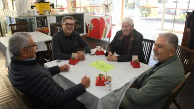 Bursa Osmangazi’de briç turnuvası göz doldurdu