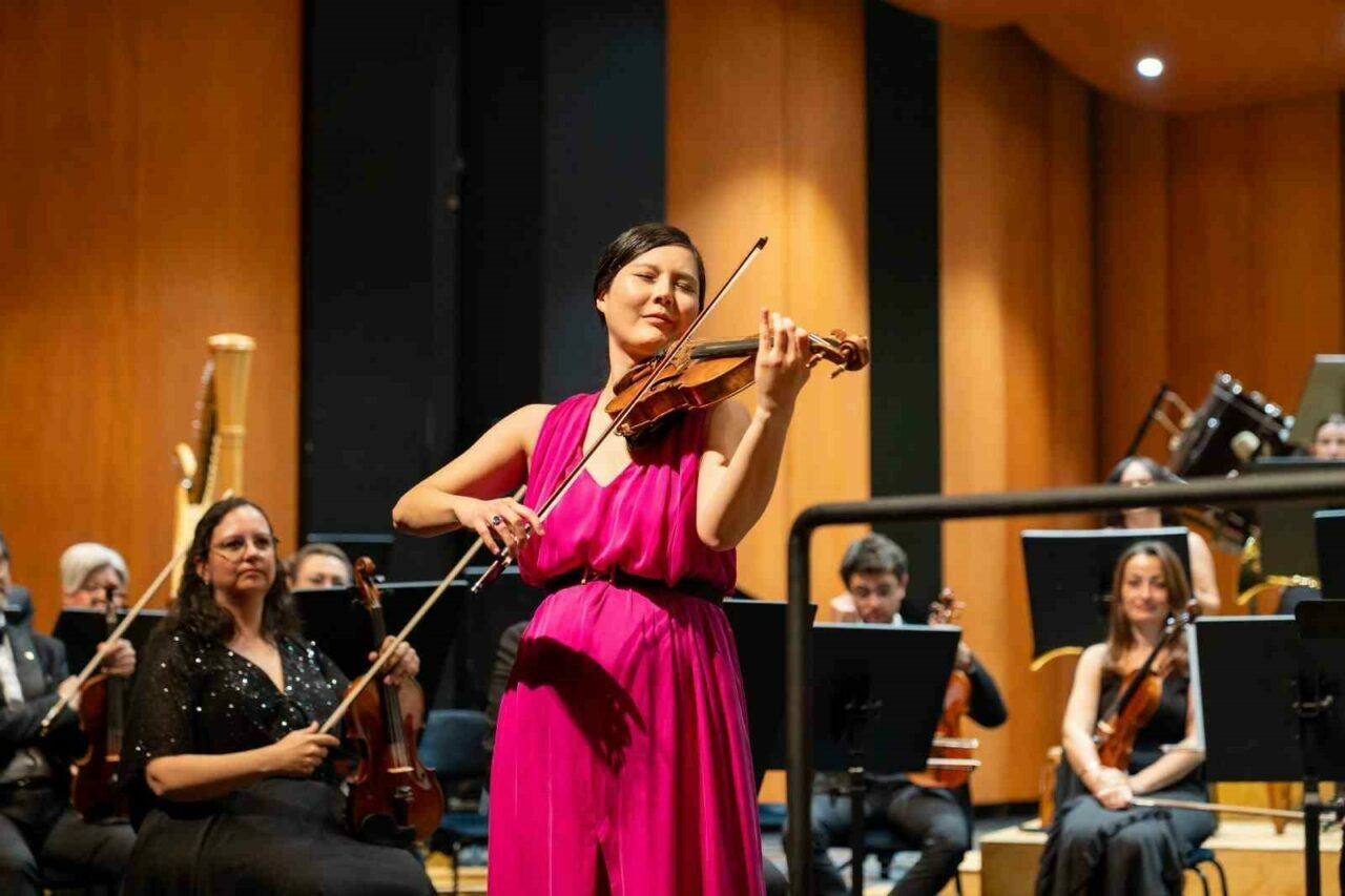 Bursa’da senfoni sezonu açıldı Bursa’da senfoni sezonu açıldı