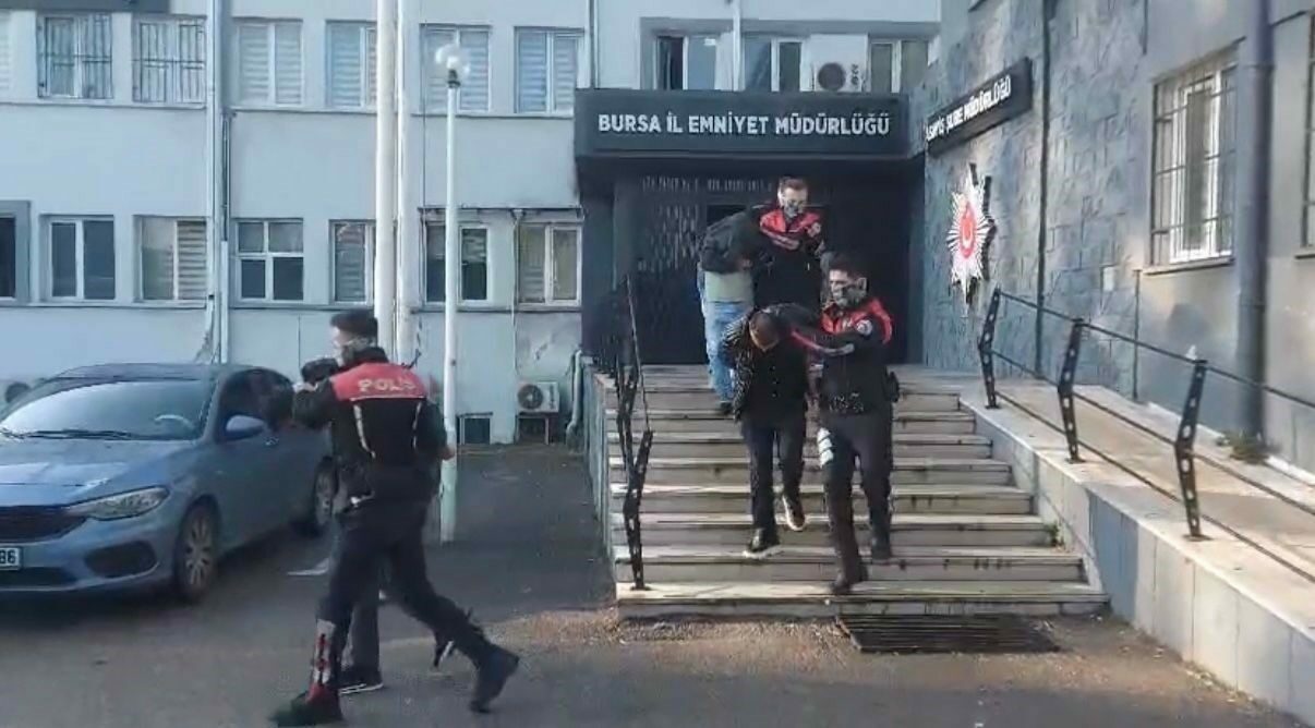 Bursa merkezli fuhuş operasyonu! Çok sayıda gözaltı