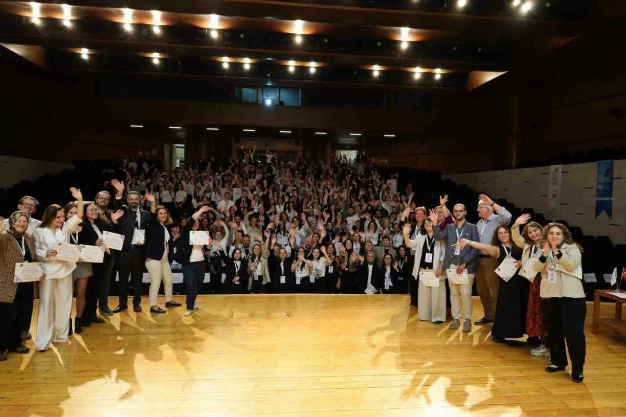 Bursa’da 22. Ulusal Psikoloji Kongresi Bursa’da 22. Ulusal Psikoloji Kongresi