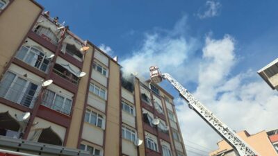 Bursa’da apartmanda yangın