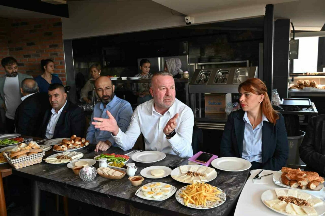 Bursa’da Başkan Karabatı’dan esnaf buluşması