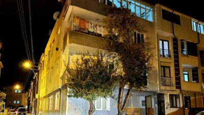 Bursa’da çamaşır toplarken 3. kattan düşen genç kız ağır yaralandı