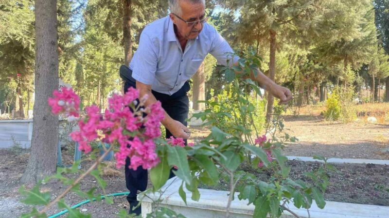 Bursa’da duygulandıran hikaye: Oğlunu kaybettikten sonra… Bursa’nın Mustafakemalpaşa ilçesinin kırsal Yamanlı Mahallesi’nde oturan ve halen öğretmenlik